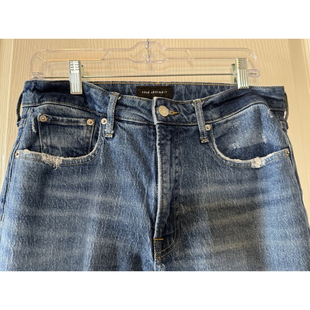 Free Assembly high-rise straight-leg jeans medium wash, distressing cropped 10 - Picture 4 of 8